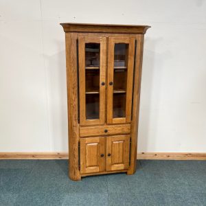 Large, Distressed Solid Oak, 4 Door, Corner Unit. (CU117)