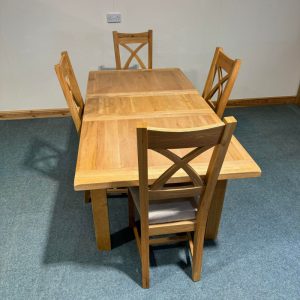 (TC204) Medium Sized, Solid Oak, 1 Leaf Extending Table and 4 Chairs.