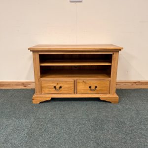 Medium Sized, Solid Oak, Standard TV Unit. (TV175)