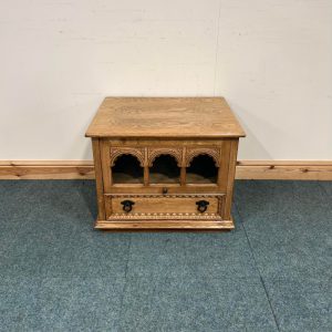 Small, Old Charm, Oak, TV Unit. (TV180)