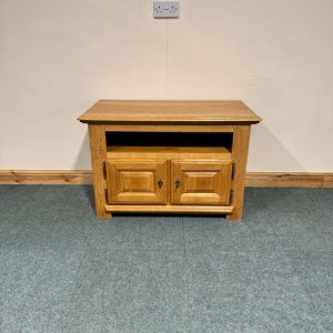 Medium Sized, Oak, Swivel Top, Standard TV Unit. (TV222)