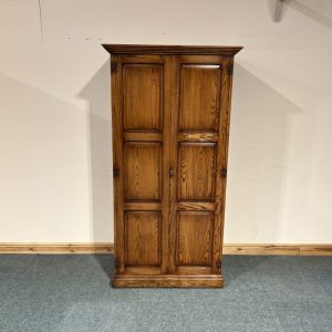 Medium Sized, Oak, Full Length Double Wardrobe. (W203)