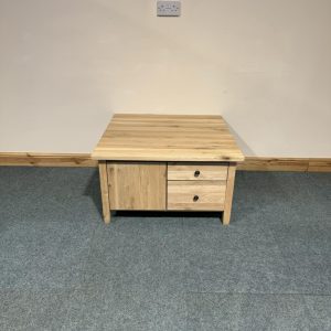 Large, Square, Double Sided, Solid Oak, Coffee Table. (CT158)