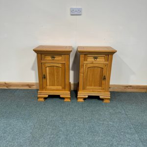 2 Medium Sized, Solid Oak Bedsides. (BS170)