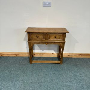Small, Rustic Solid Oak, Console Table. (CS159)