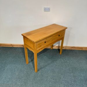 Medium Sized, Solid Oak, Console Table. (CS160)