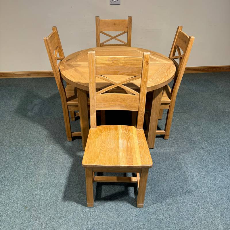 (TC313) Medium Sized, Vancouver, Solid Oak, Round, Extending Table and 4 Chairs. - Image 3