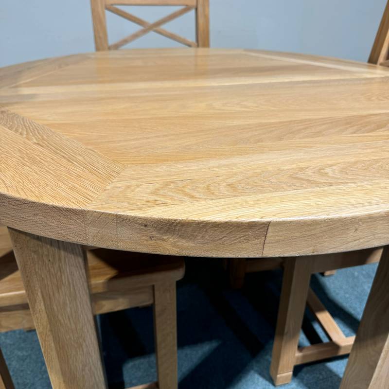 (TC313) Medium Sized, Vancouver, Solid Oak, Round, Extending Table and 4 Chairs. - Image 6