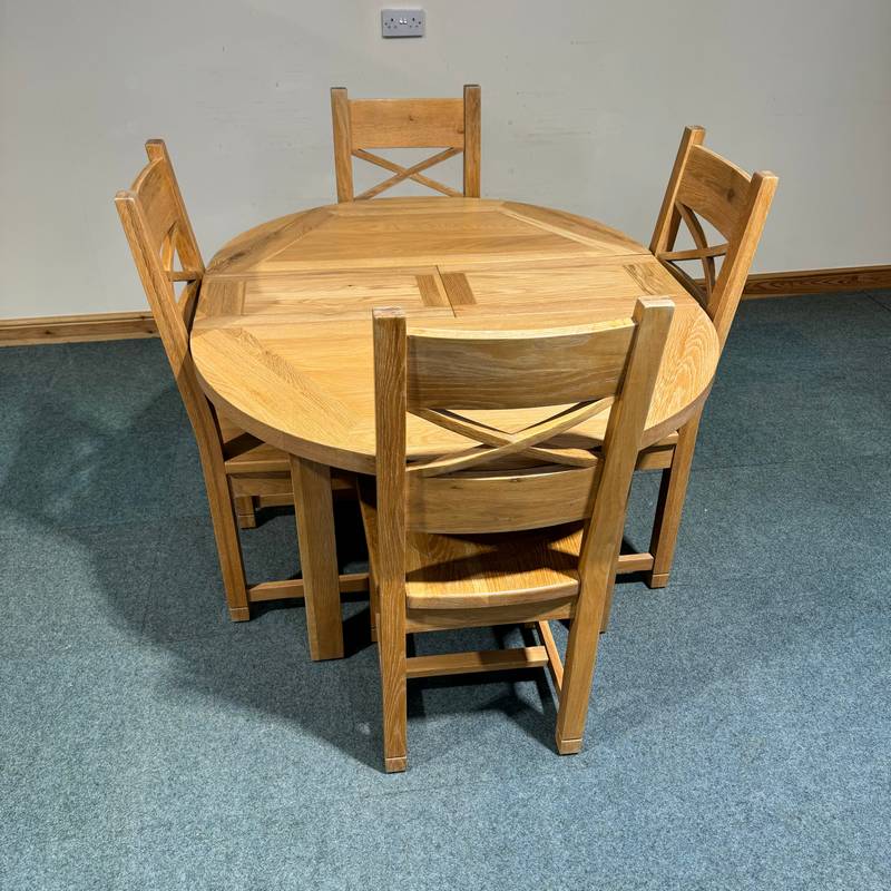 (TC313) Medium Sized, Vancouver, Solid Oak, Round, Extending Table and 4 Chairs.