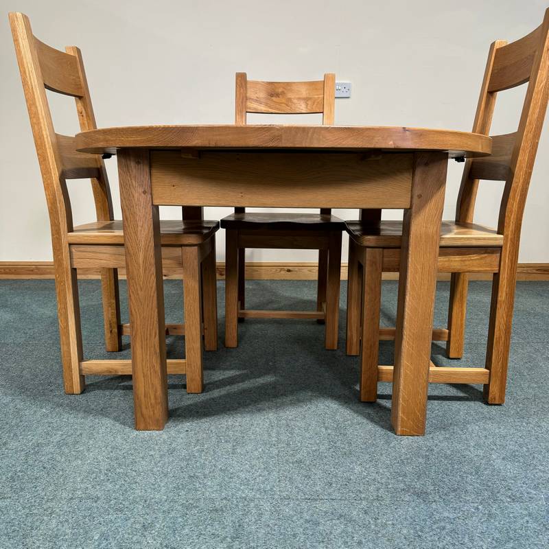 (TC316) Medium Sized, Solid Oak, Round, Extending Table and 4 Chairs. - Image 8
