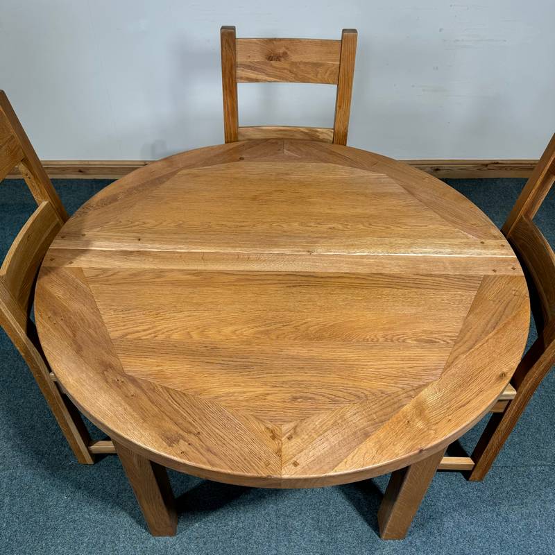 (TC316) Medium Sized, Solid Oak, Round, Extending Table and 4 Chairs. - Image 5
