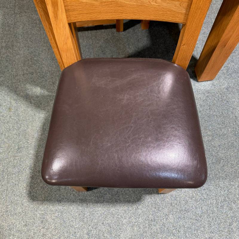 (TC319) Medium Sized, Vancouver, Solid Oak, 1 Leaf Extending Table and 4 Chairs. - Image 6