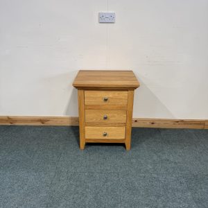 1 Large, Oak Bedside. (BS178)