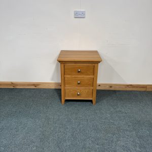 1 Large, Oak Bedside. (BS179)