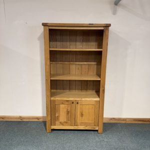 Extra Large, Oak, 2 Door Bookcase. (BC233)