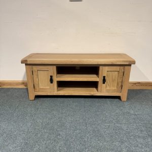 Medium Sized, Slim, Oak, Standard TV Unit. (TV262)