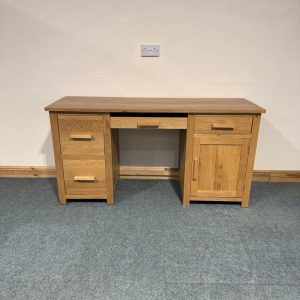 Extra Large, Oak, Double Pedestal Desk. (DE144)
